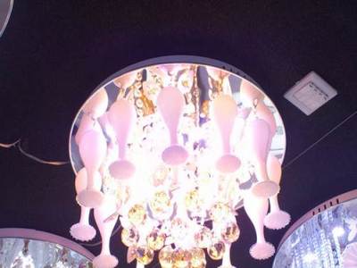 引领家居潮流 高质量现代时尚水晶灯6221与中山吸顶灯，您的专业灯具批发选择